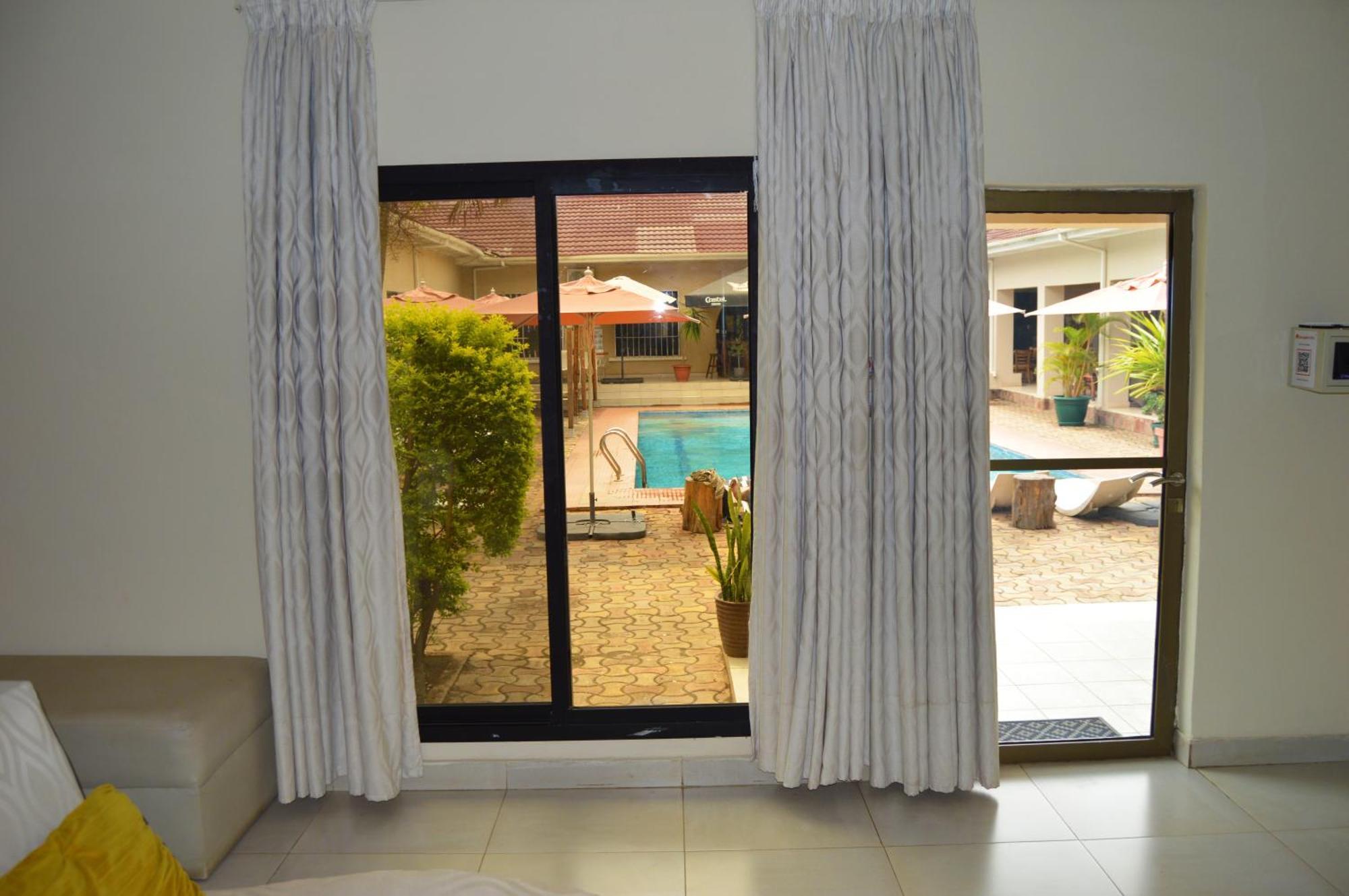 Bougainvilla Boutique Hotel & Restaurant Λουμπουμπάσι Εξωτερικό φωτογραφία
